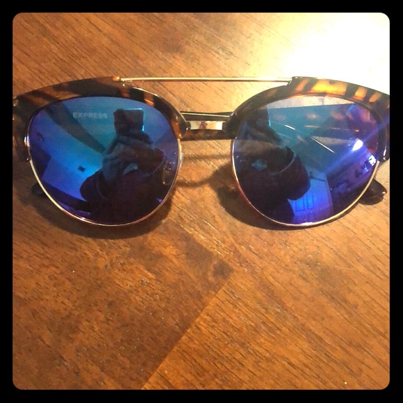 Gradient Aviators - Picture 1 of 1